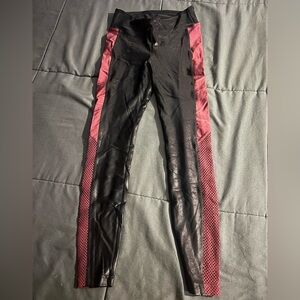 NWOT Koral Black and Burgundy Leggings with Mesh Accents size Small